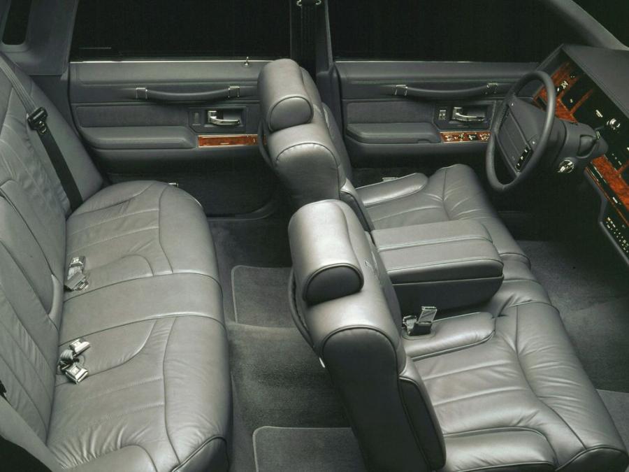  Lincoln Town Car 1992 года  (фото 8 из 16)